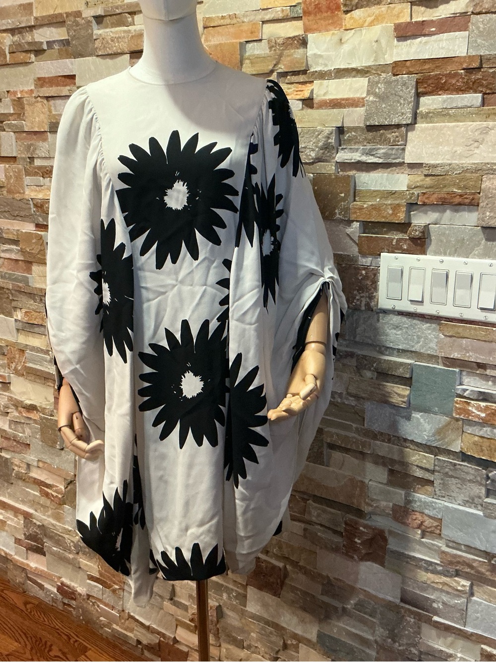 Stella McCartney Luciana Floral Print Crepe Cape Mini Dress White/Black